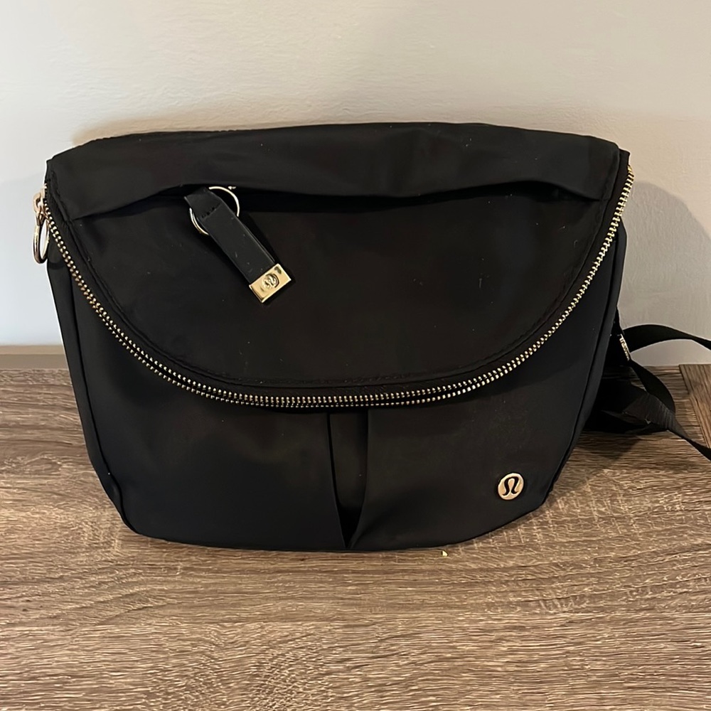 All night Lululemon festival bag